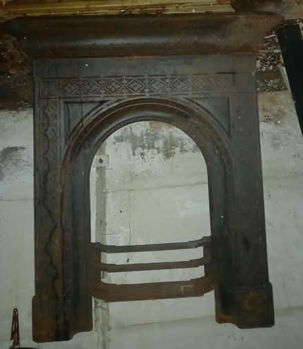 Photo of free Victorian fireplace (Rhostryfan LL54) #1
