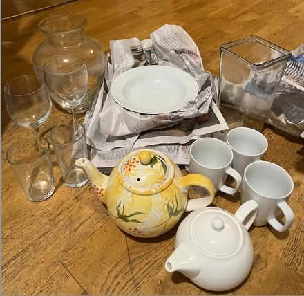 Photo of free Miscellaneous crockery (Kentish Town NW5) #1