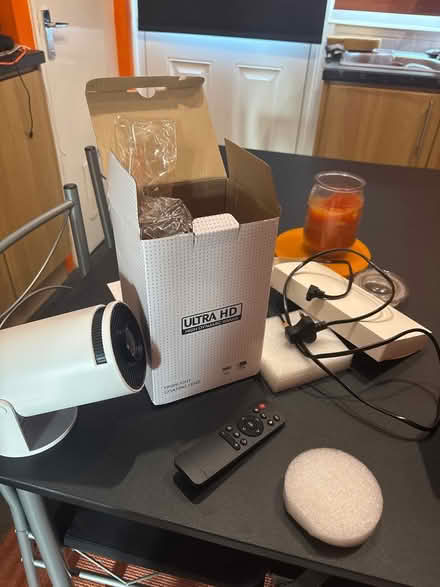 Photo of free TikTok projector (CH4 Chester) #1