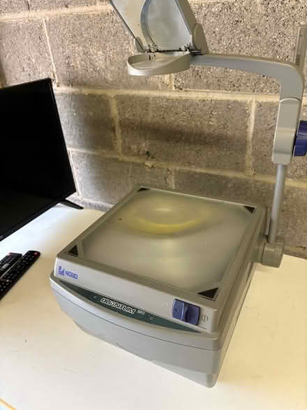 Photo of free Classic overhead projector (Merchants of Edinburgh Golf Club EH10) #1