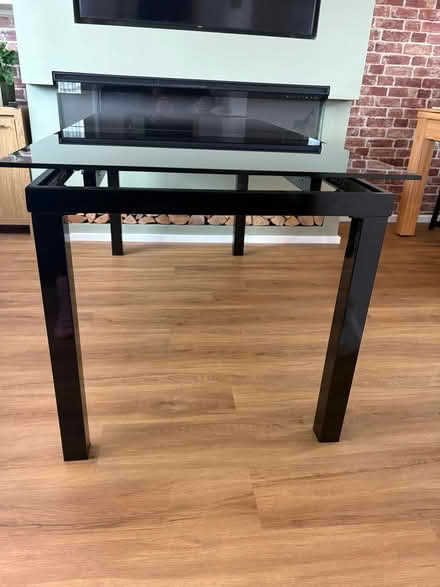 Photo of free Black gloss dining table (NG9 Stapleford) #1