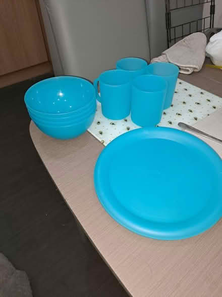 Photo of free 4 plates 4 bowls, 4 glasses (SK15 stalybridge) #1