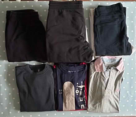 Photo of free Boys Clothes bundel: 11-12 yr (TW2 whitton) #1