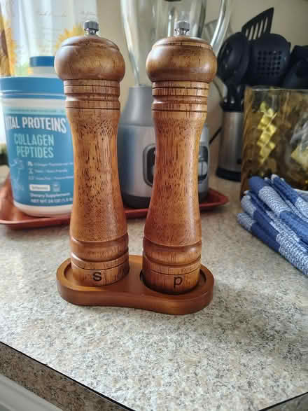 Photo of free Grind salt and pepper shakers (Point Pleasant) #1