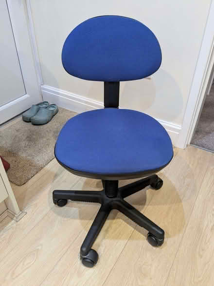 Photo of free Swivel Office Chair in Blue Fabric (Southport PR9) #4