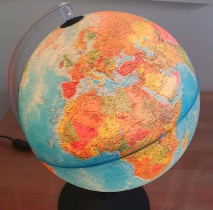 Photo of free Globe Illuminated (Nanpantan LE11) #3