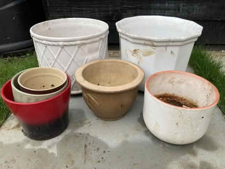 Photo of free Selection of indoor plant pots (Beckenham BR3) #1