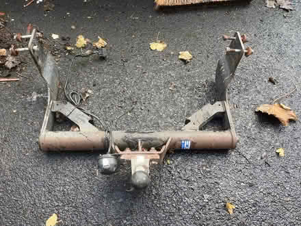Photo of free Tow bar (Cowdenbeath KY4 9) #1