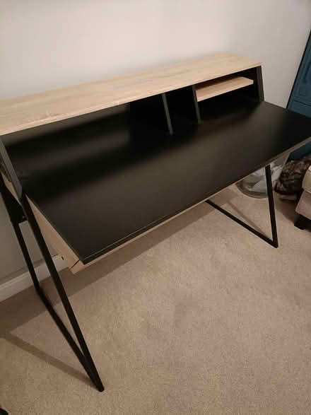 Photo of free Desk (Welwyn Garden City) #1