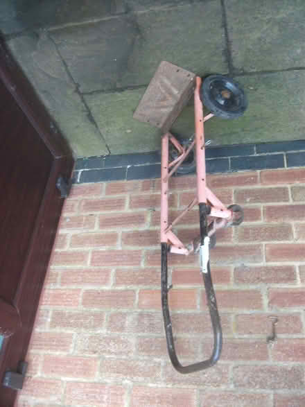 Photo of free Sack barrow (Brafield-on-the-Green) #1