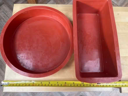 Photo of free Silicone Baking Dish and Loaf Tin (Wainscott) #1