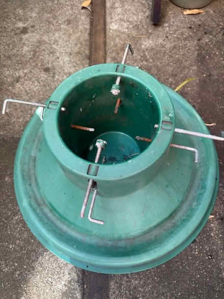 Photo of free Christmas tree stand (Rengstorff & Middlefield Rd MV) #2