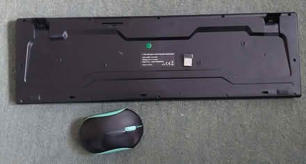 Photo of free Wireless Keyboard (Top Amersham HP6) #2