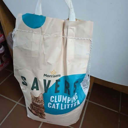 Photo of free Full bag cat litter (Clive Vale TN35) #1