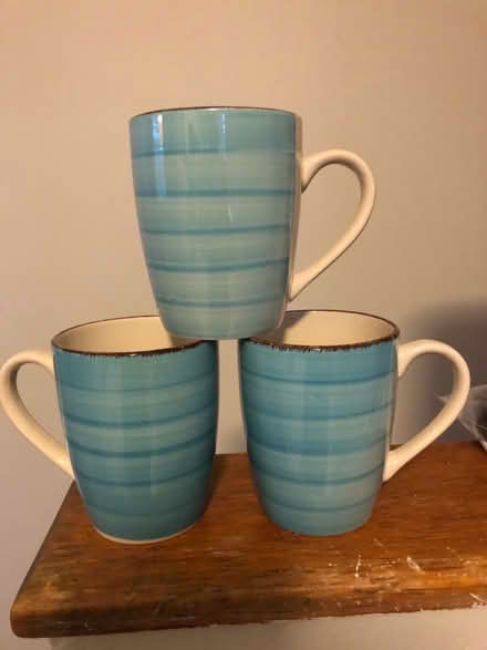 Photo of free 3 mugs (Leslieville) #1