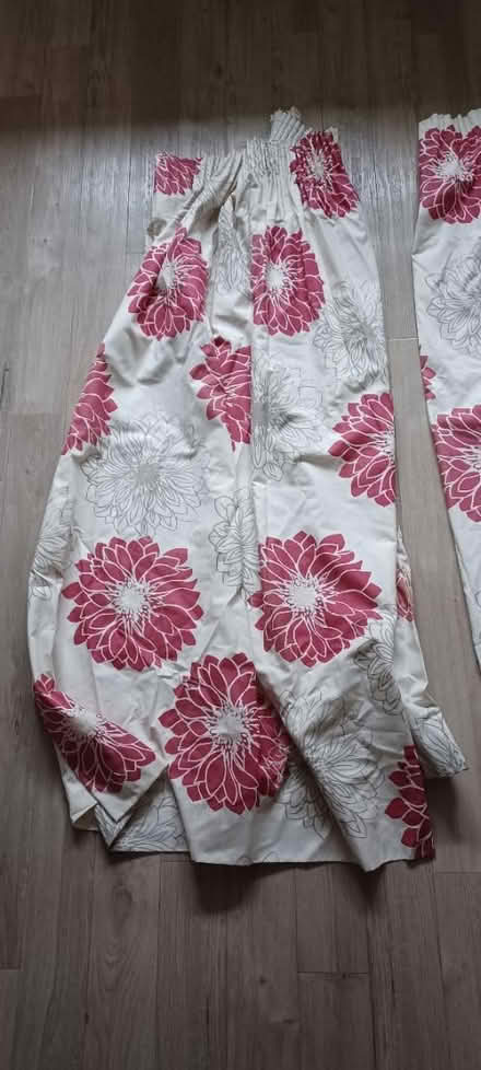 Photo of free Curtains - 2 Pairs (Claygate KT10) #1