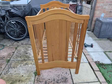 Photo of free Winnie the pooh Cot (Woodley RG5) #2