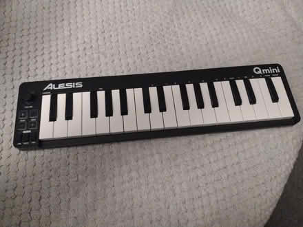 Photo of free Mini keyboard (Ashton-U-Lyne OL6) #1