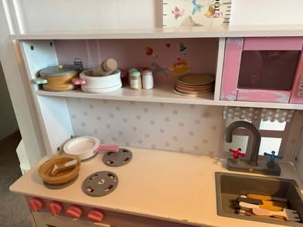 Photo of free Wooden pink & white kitchen (Greenhill S8) #3