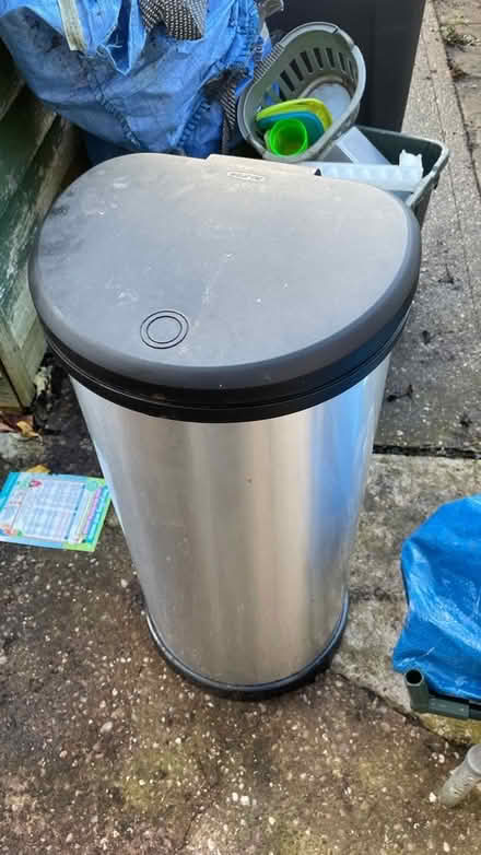 Photo of free Kitchen bin (Underdale SY2) #2
