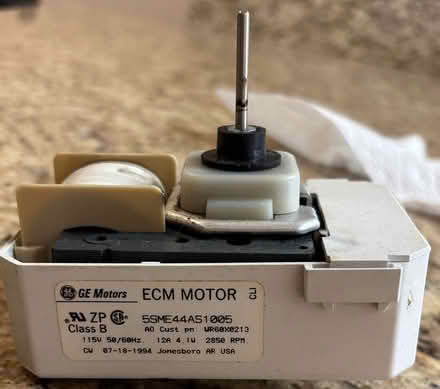 Photo of free Hotpoint 18cu ft top freezer fridge (Old Mountain View) #3