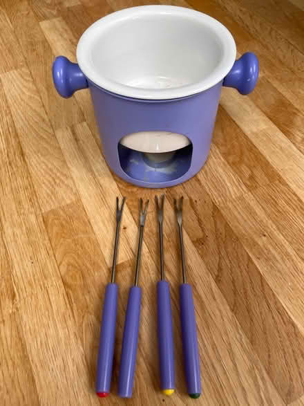 Photo of free Fondue Set (Wainscott) #1