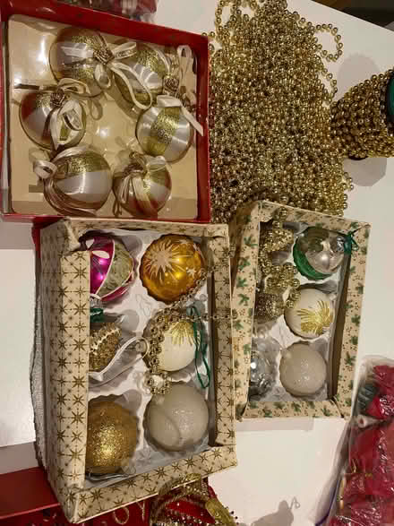Photo of free Christmas decorations (Garden City OX5) #1