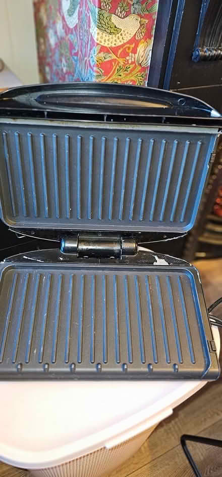 Photo of free George Forman extra large grill (Bootle merseyside) #2