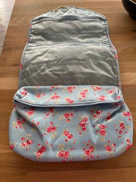 Photo of free Blue flowery Toiletry bag (Winnersh RG41) #2