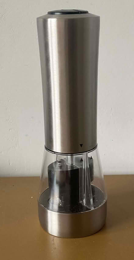 Photo of free Electric salt/pepper grinder (Bransholme HU7) #1