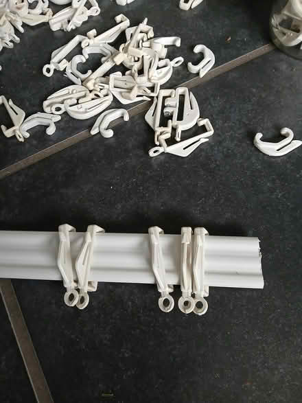 Photo of free Plastic Curtain Hooks (S17 (Dore)) #2