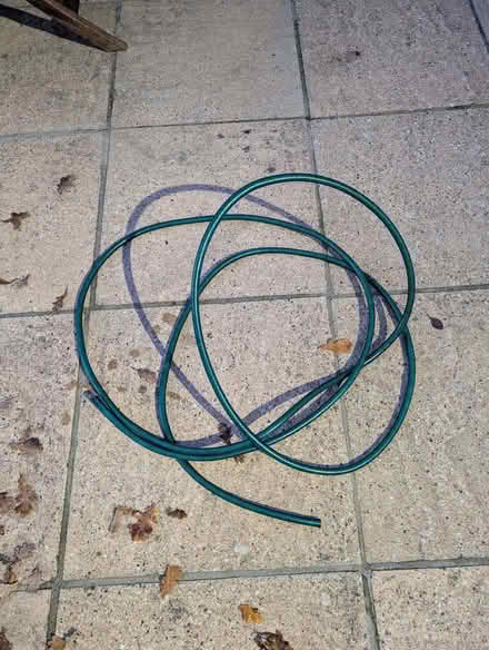 Photo of free Approx 4-5m of garden hose (Kidlington OX5) #1