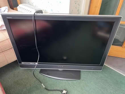 Photo of free Sony Bravia KDL-40W2000 40-inch LCD television (Blairdaff AB51) #1