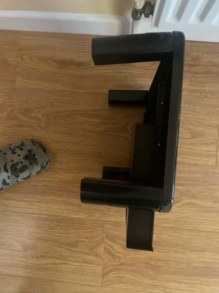 Photo of free Pc/tv monitor stand with drawer (GL11) #3