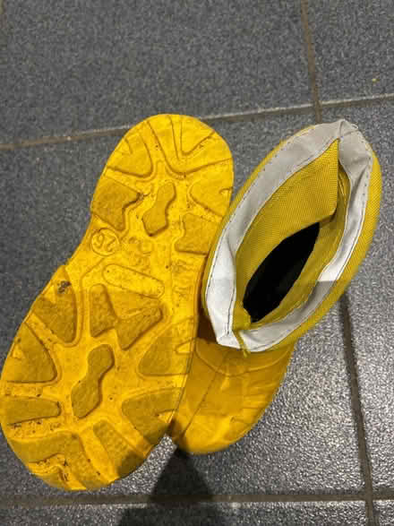 Photo of free Children size 26 boots (Norbiton KT2) #2
