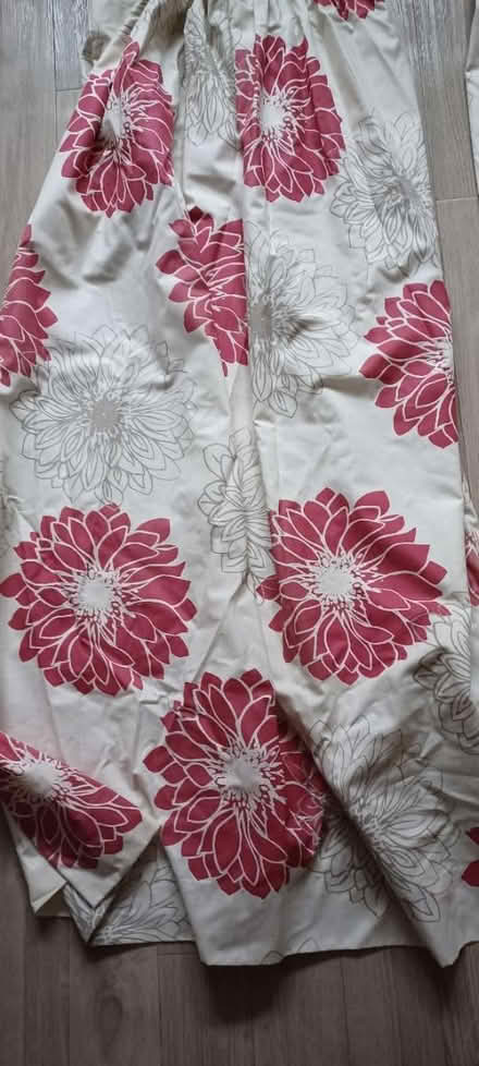 Photo of free Curtains - 2 Pairs (Claygate KT10) #2