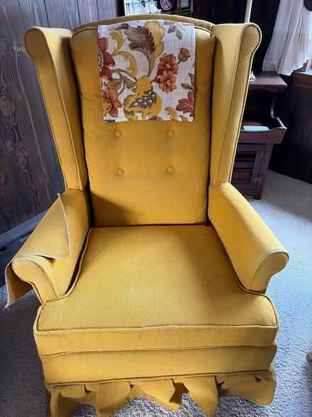 Photo of free chairs (Hoover ave) #1