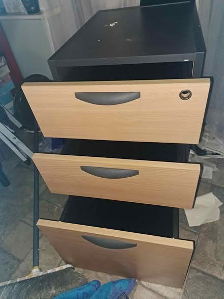 Photo of free Pedestal drawers (Shaw, OL2) #3