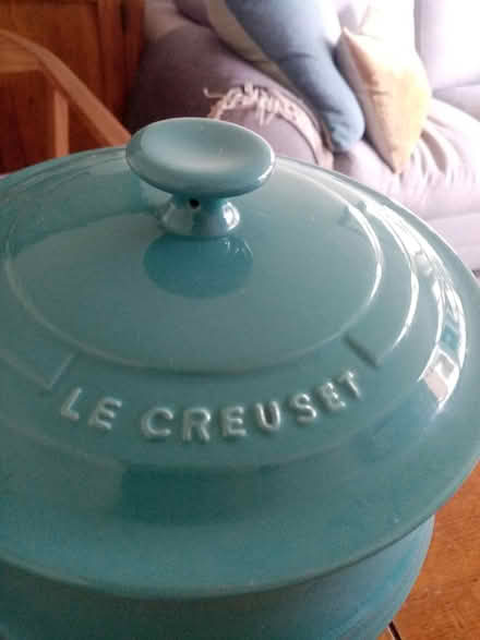 Photo of free Le creuset bean pot - damaged (Victoria SW1) #1