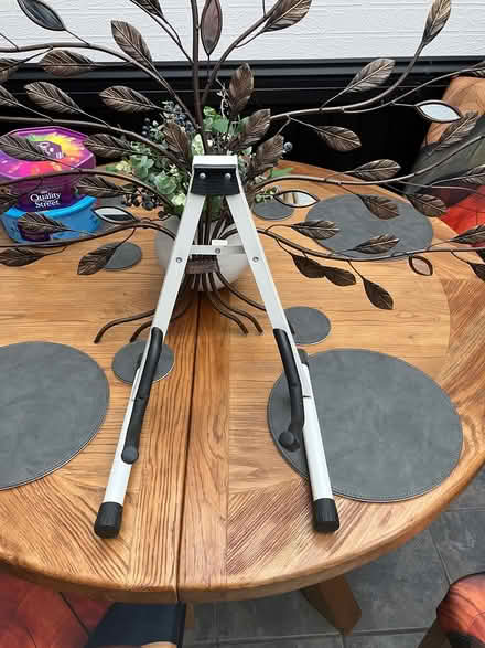Photo of free Guitar stand (HR6 leominster) #1