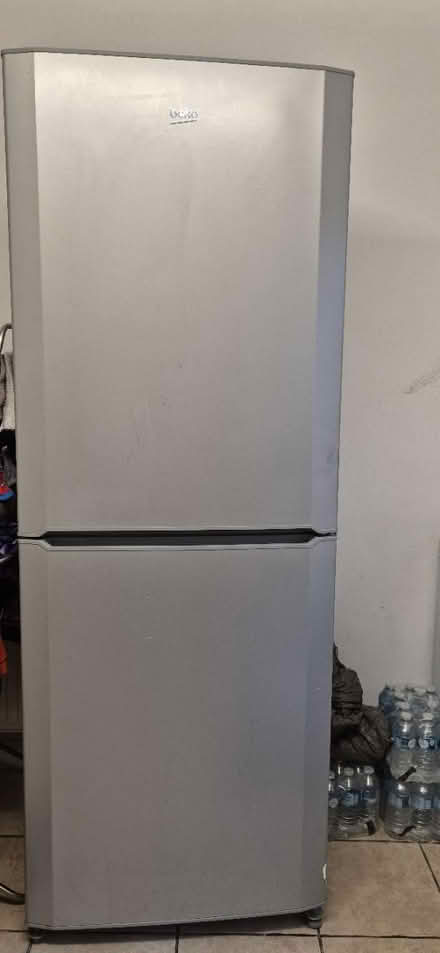Photo of free Refrigerator/Freezer (L4 4EB) #4