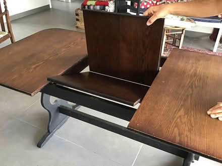 Photo of free Hardwood table and chairs (Clunton SY7) #3