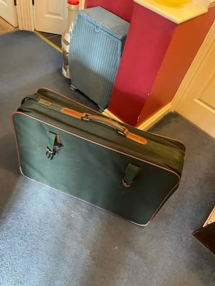 Photo of free Large suitcase (Hoxton) #1
