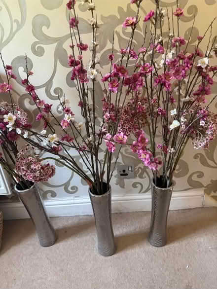 Photo of free Set of 3 vases with flowers (Redditch B97) #1