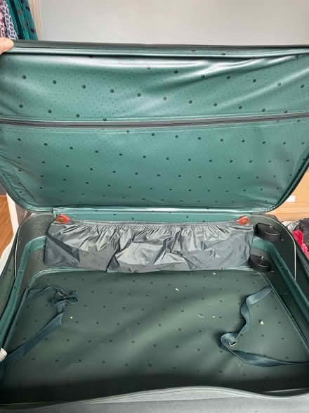 Photo of free Large suitcase (Hoxton) #4