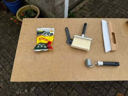 Photo of free Wallpapering table, kit, and lining paper (Lodge Moor S10) #2