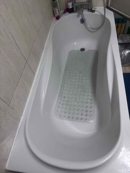 Photo of free Bathtub mat (Bd1) #2