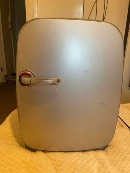 Photo of free Mini fridge (W6 8DQ) #1