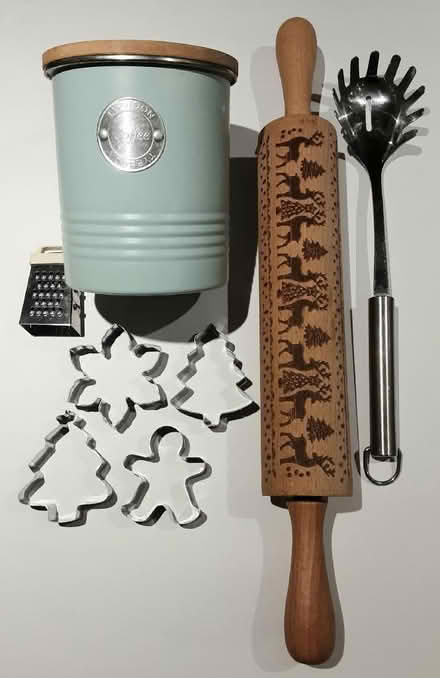 Photo of free Kitchen Mix & Christmas (Chapel Allerton LS7) #1