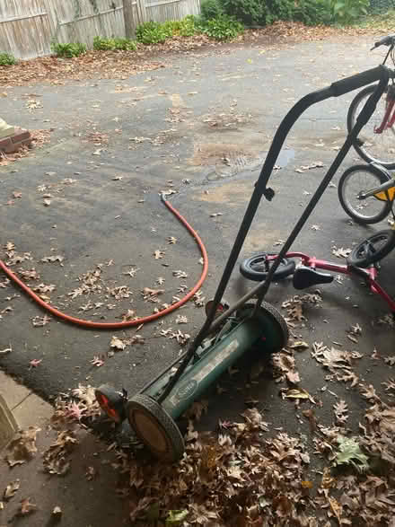 Photo of free Manual lawn mower (East Rock. New Haven.) #2